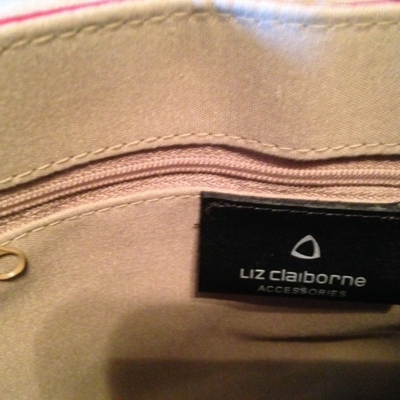 Red Handbag - Picture 4 of 5